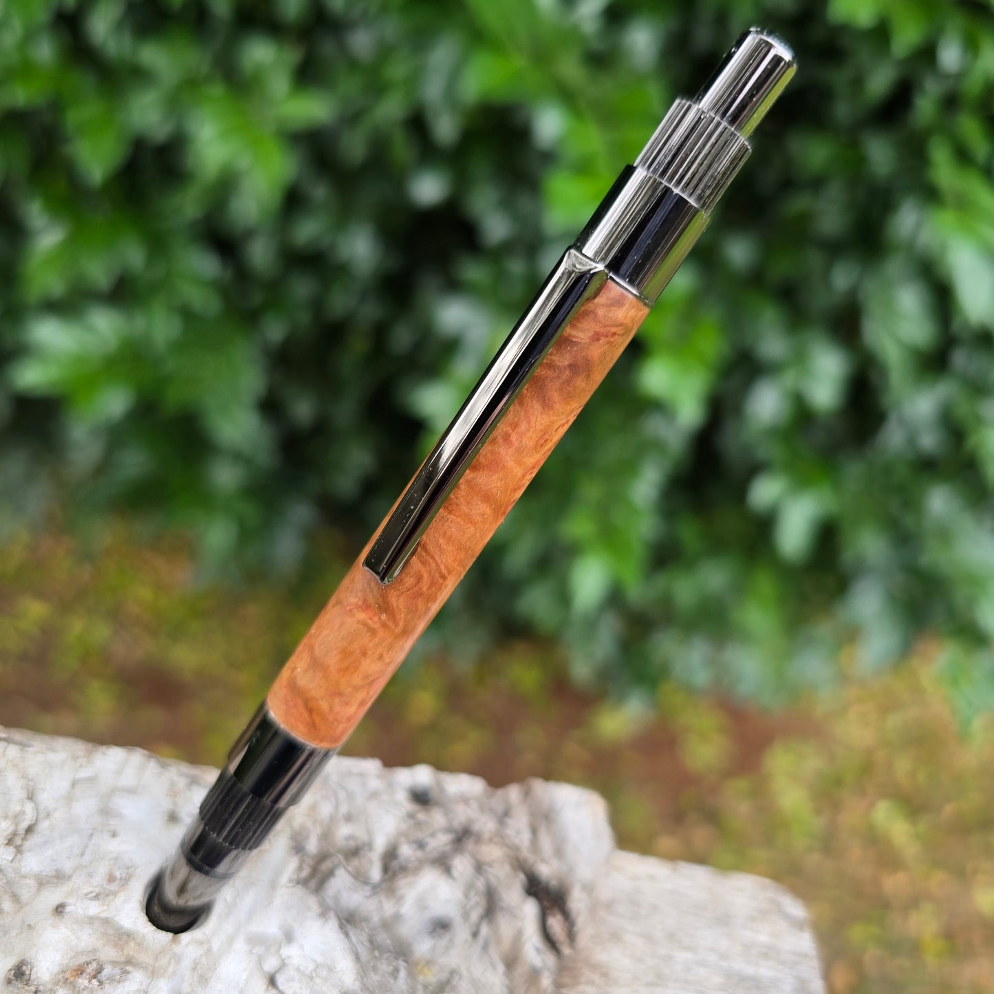 York Gum Burl Axel Click Style Pen with Etched Metal Trim