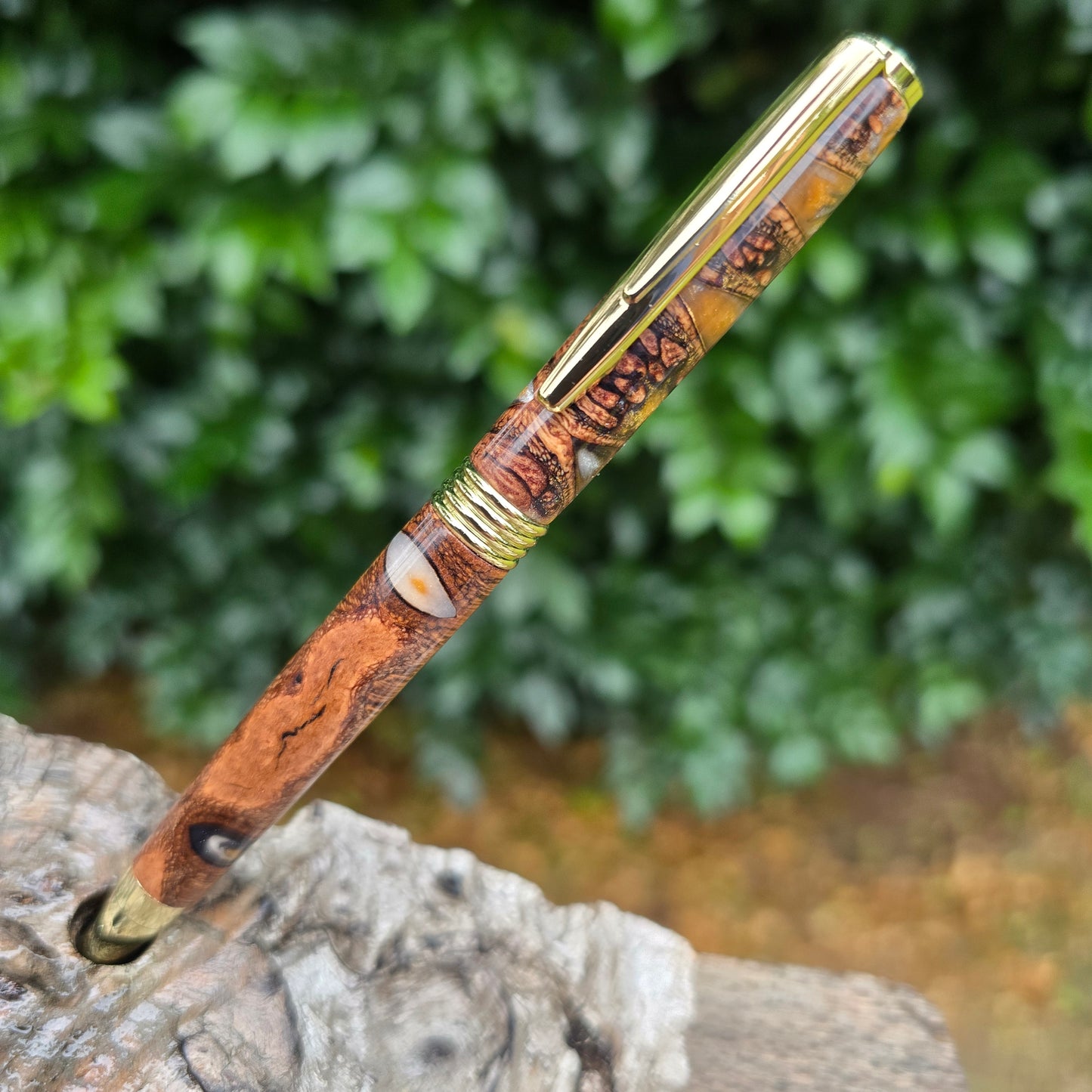 Banksia Pod Broadline Twist Style Pen with Gold Trim