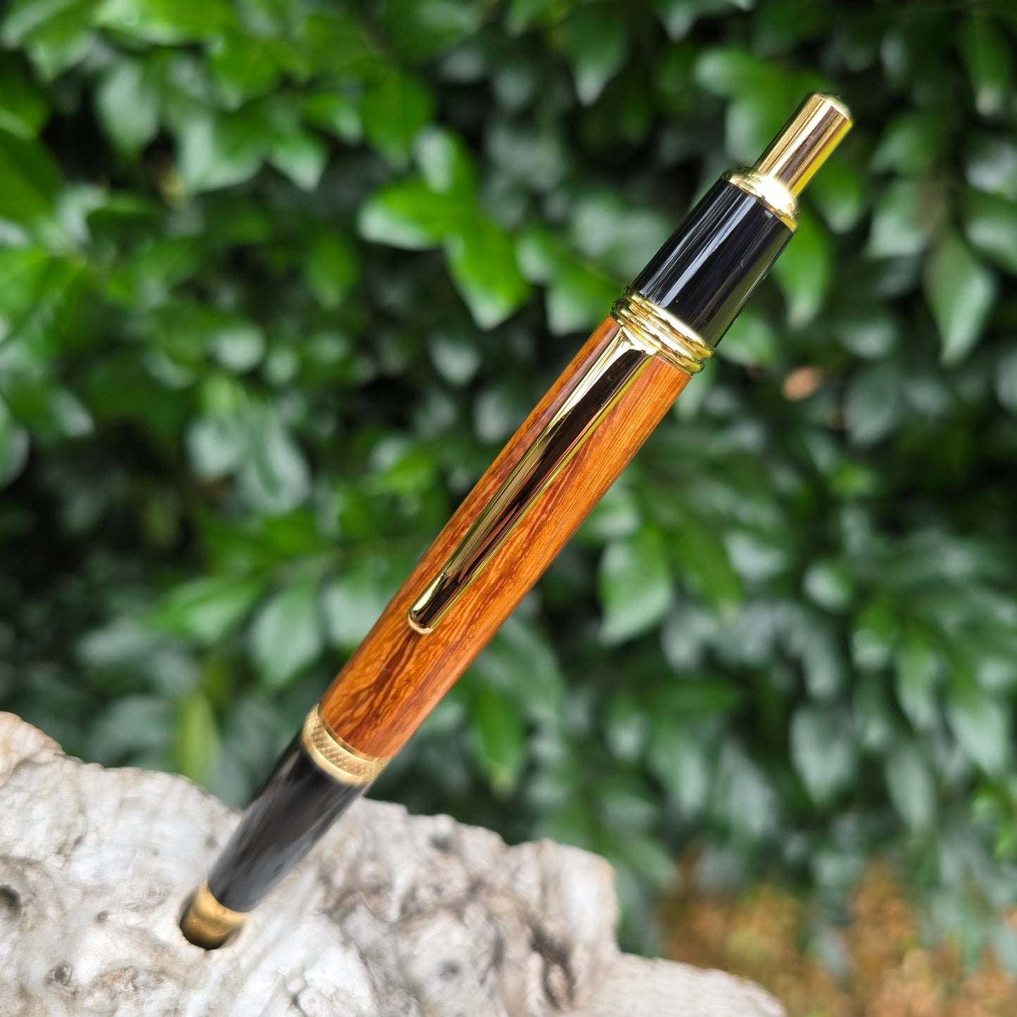 Mukwa Sierra Click Style Pen with Black/Gold Trim