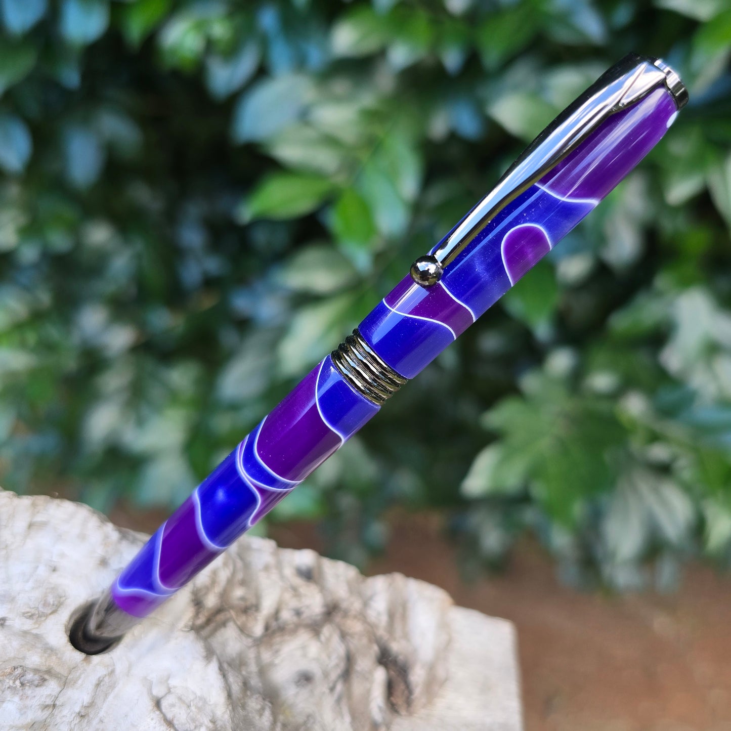 Acrylic Resin Broadline Pen with Etched Metal Trim