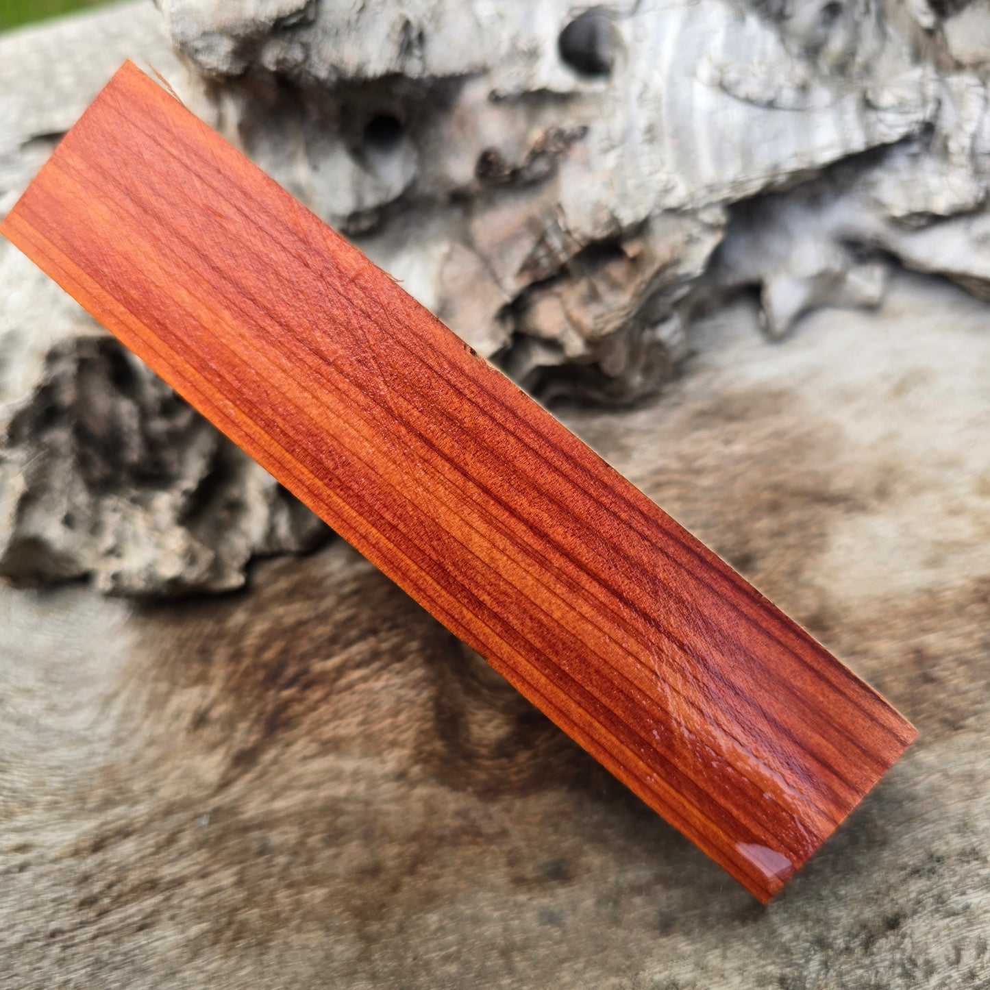 20/07/26 Live Turning - Aromatic Eastern Red Cedar Havana Twist Style Pen
