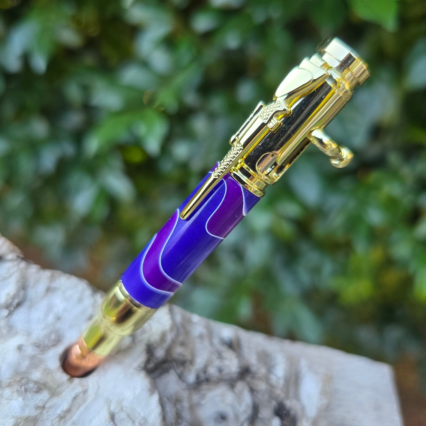 Acrylic Resin MINI Ned Kelly Style Pen with Gold Trim