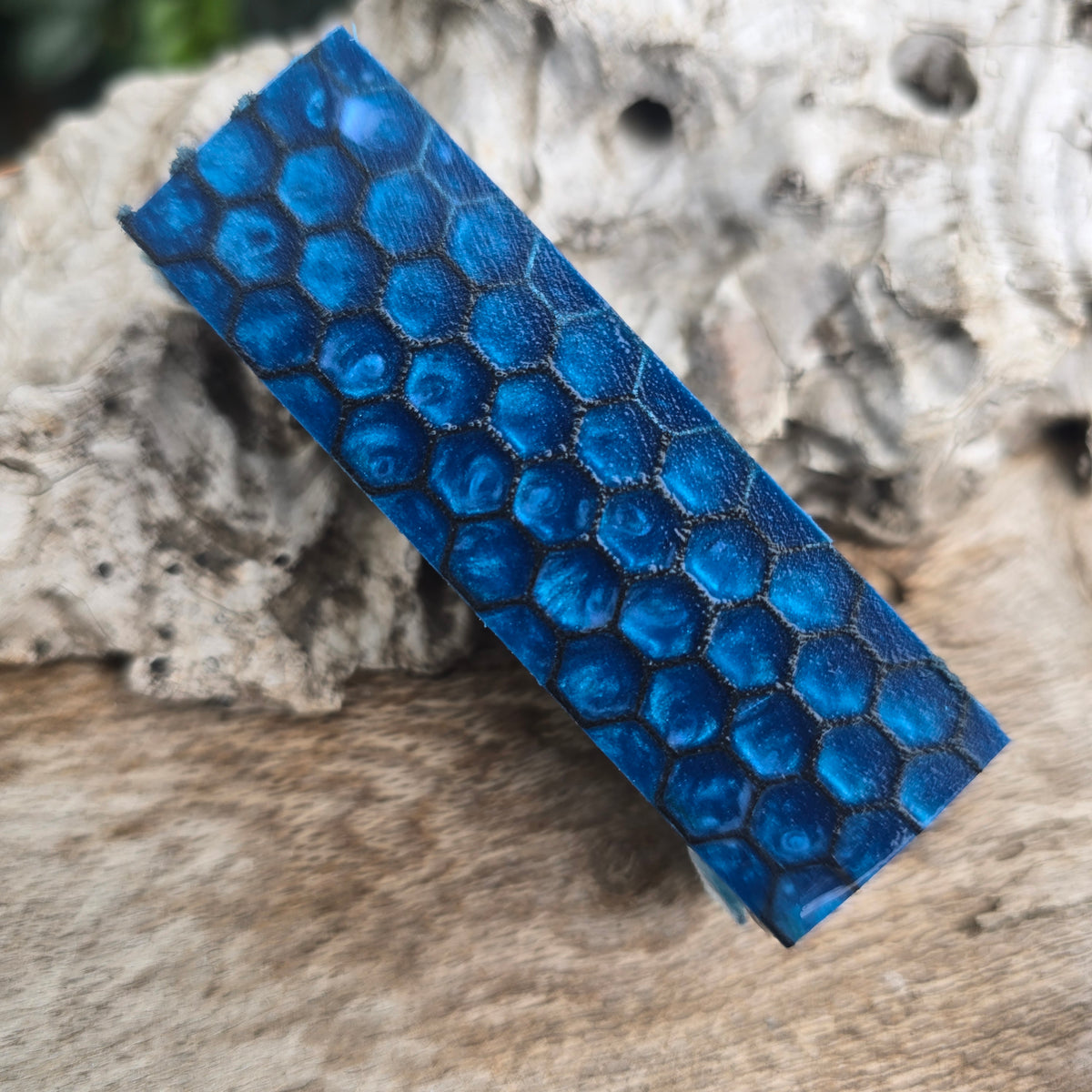 05/10/26 Live Turning - 3D Honeycomb Epoxy Resin Knights Armor Twist Style Pen