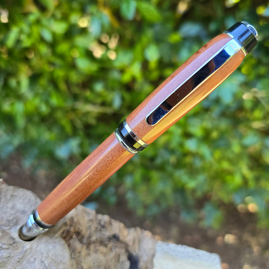 Tasmanian Myrtle Cuban Twist Pen