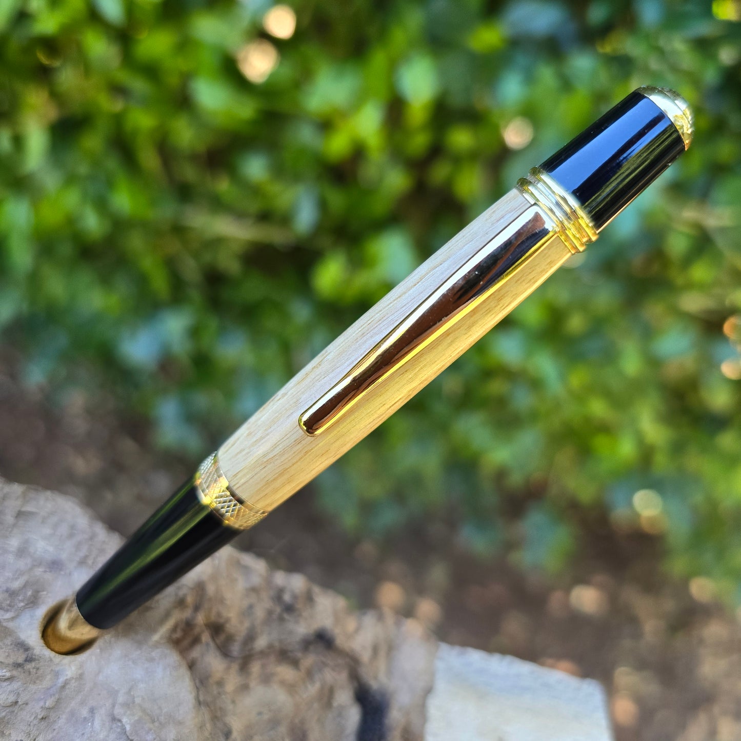 Tasmanian Oak Sierra Twist Pen with Gold Trim