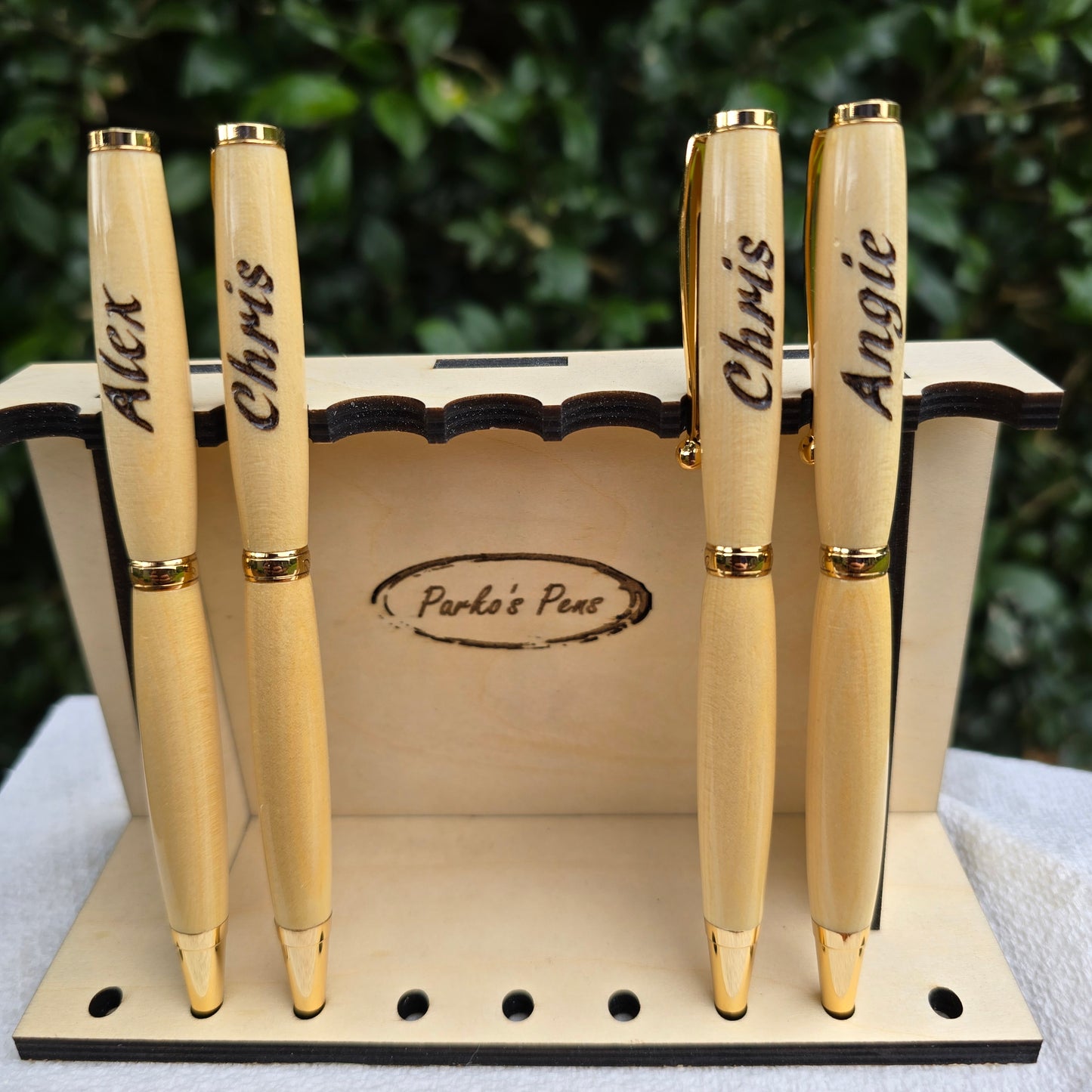 9 Pen - Pen Stand