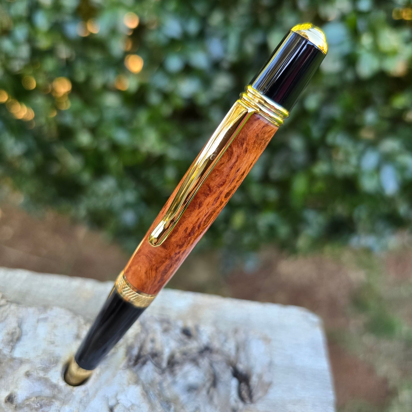 Lace Sheoak Sierra Style Twist Pen with Black/Gold Trim