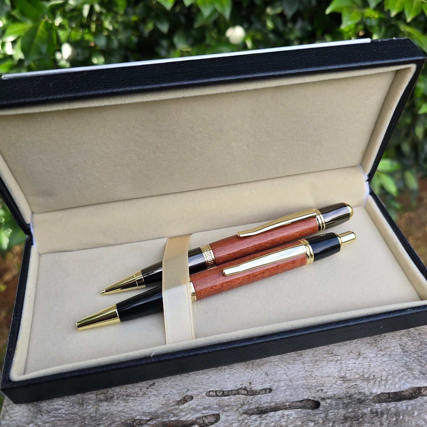 River Red Gum Sierra CLICK Style Pen & TWIST Style Pencil Set with Gold Trim